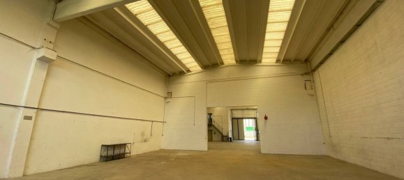 1-Zimmer Lagerhaus in Usmate Velate, Italy, Nr. 265413 2