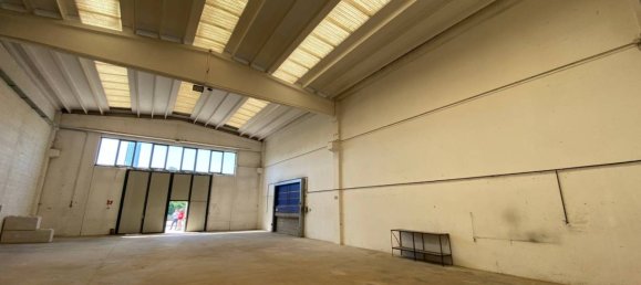 1-Zimmer Lagerhaus in Usmate Velate, Italy, Nr. 265413 24