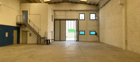 1-Zimmer Lagerhaus in Usmate Velate, Italy, Nr. 265413 19