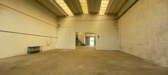 1-Zimmer Lagerhaus in Usmate Velate, Italy, Nr. 265413 11