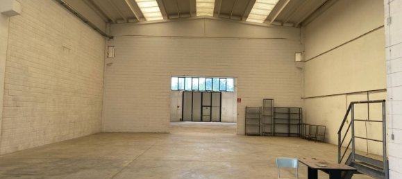 1-Zimmer Lagerhaus in Usmate Velate, Italy, Nr. 265413 36