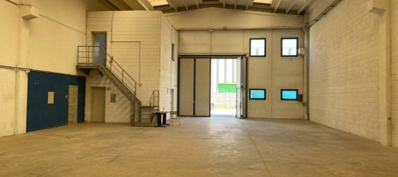 1-Zimmer Lagerhaus in Usmate Velate, Italy, Nr. 265413 13