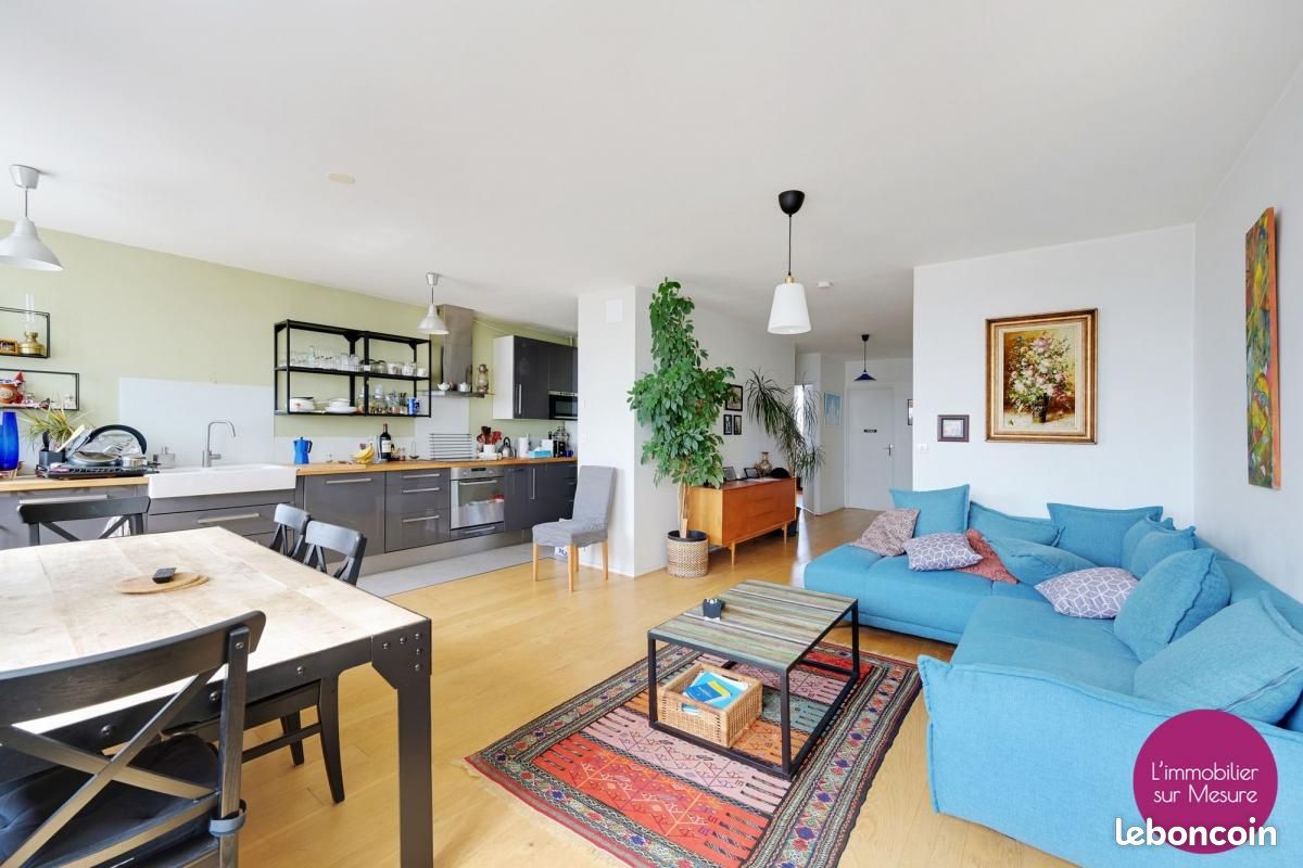 Apartamento de 4 dormitorios en Montreuil, France No. 327085