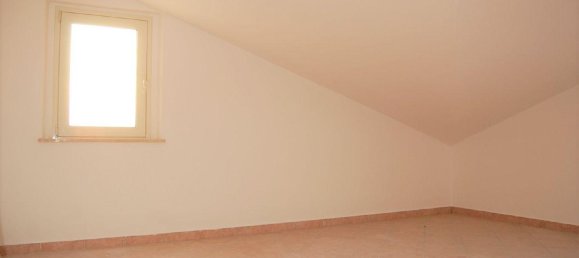 3غرفة شقة في Roseto degli Abruzzi, Italy رقم 4739 20