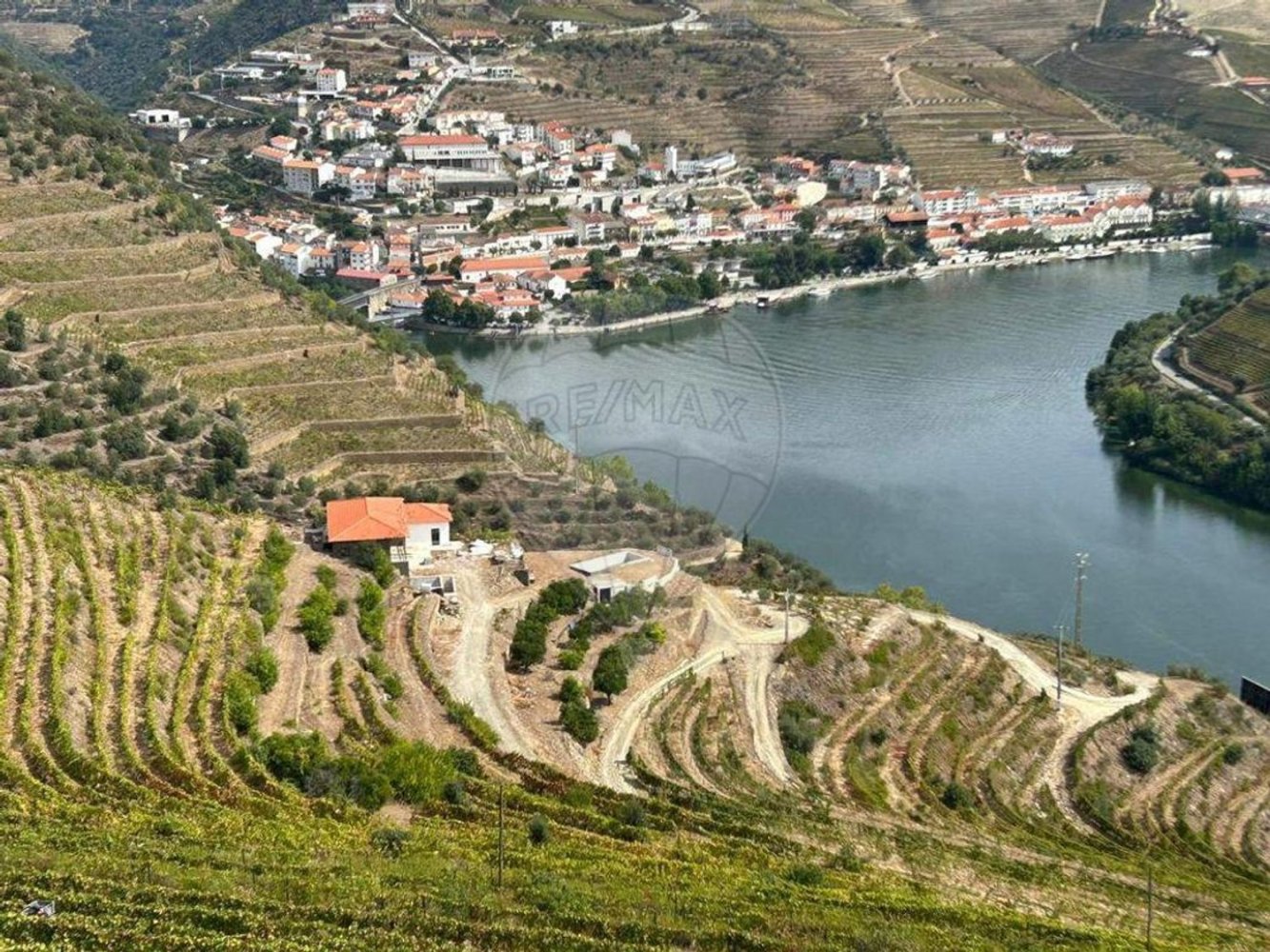Casa de 6 dormitorios en Sabrosa, Portugal No. 189232