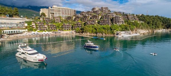 2 bedrooms Apartment in Budva, Montenegro No. 217 3