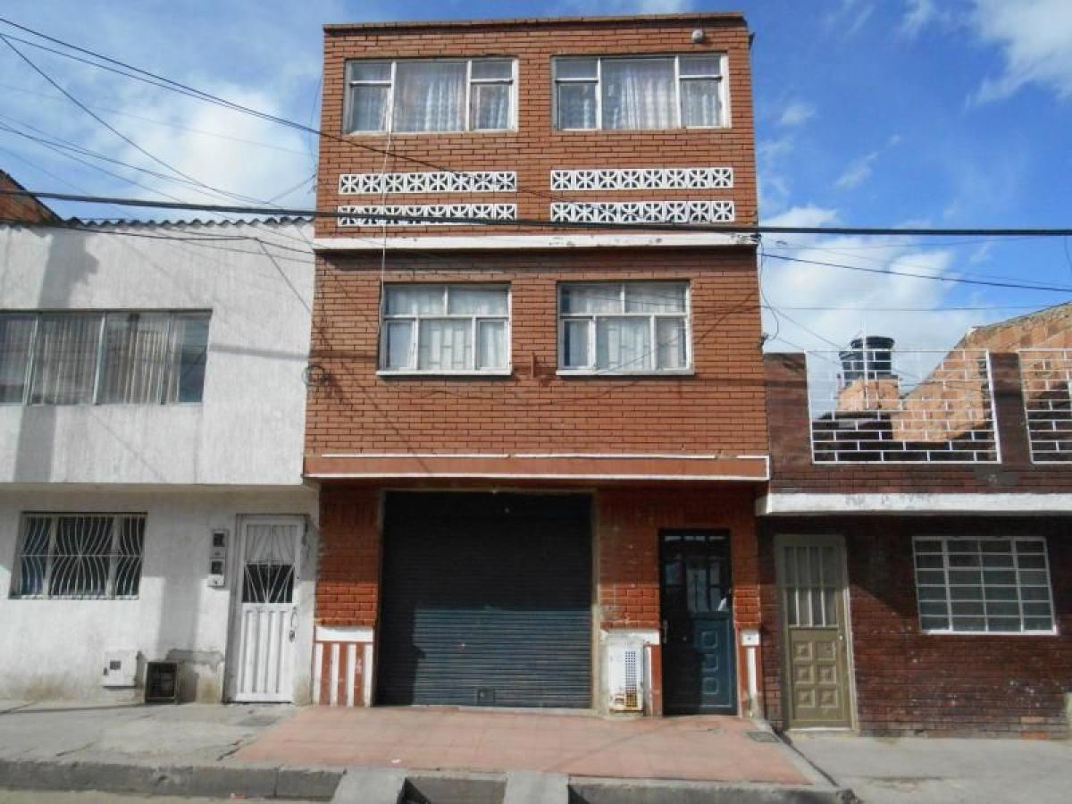 Casa de 17 dormitorios en Bogotá, Colombia No. 12090