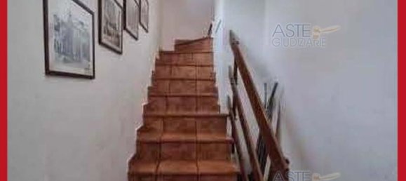 5 bedrooms Apartment in Rome, Italy No. 330850 3