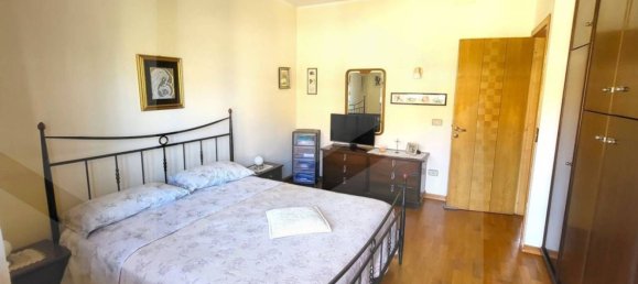 Casa de 8 divisões em Spoltore, Italy N.º 29346 13