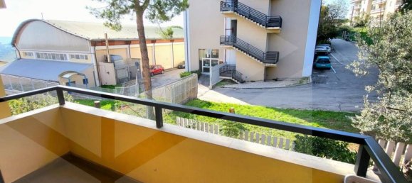 Casa de 8 divisões em Spoltore, Italy N.º 29346 25