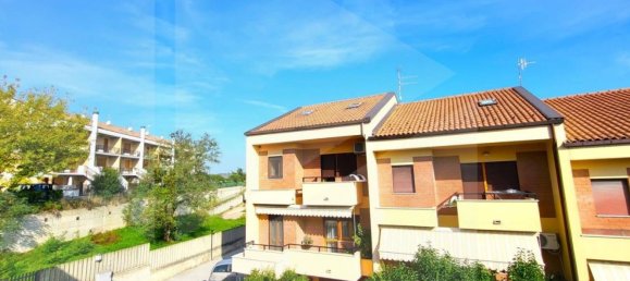 Casa de 8 divisões em Spoltore, Italy N.º 29346 28