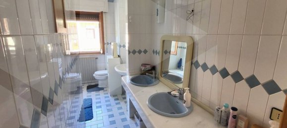 Casa de 8 divisões em Spoltore, Italy N.º 29346 23