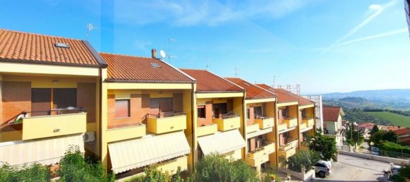 Casa de 8 divisões em Spoltore, Italy N.º 29346 29