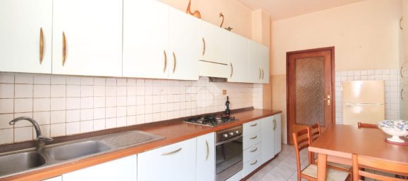 4 rooms Apartment in Porto Sant'Elpidio, Italy No. 11652 6