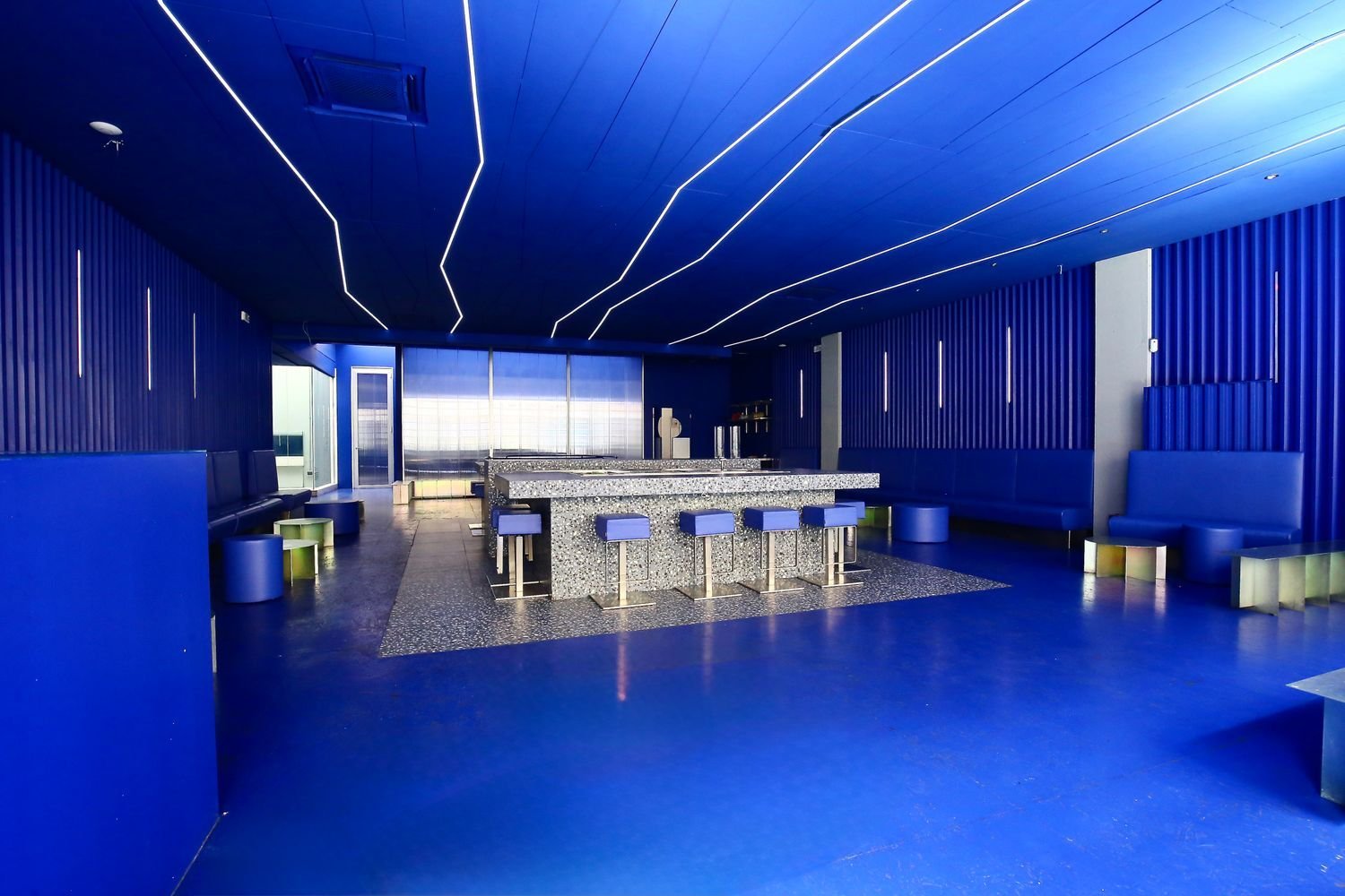 Коммерческая недвижимость 550м² в Милан, Италия № 364755