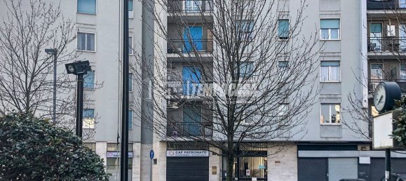 2 rooms Apartment in Cinisello Balsamo, Italy No. 290597 18