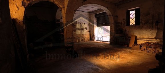 Gewerbliche Immobilie in Adrano, Italy 65m², Nr. 306835 2