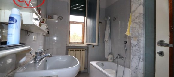 5 rooms Apartment in Montevarchi, Italy No. 236664 18