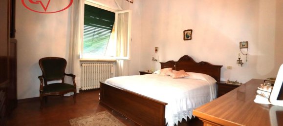 5 rooms Apartment in Montevarchi, Italy No. 236664 20