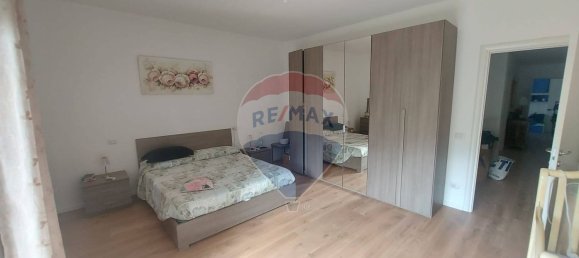 5 rooms House in Cuvio, Italy No. 287615 10