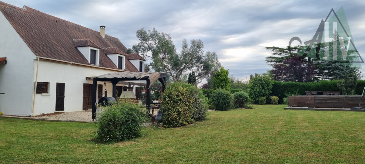 Casa de 8 dormitorios en Seine-et-Marne, France No. 324205