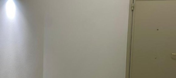 2-salle Appartement à Palermo, Italy No. 15580 9