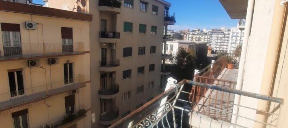 2-salle Appartement à Palermo, Italy No. 15580 17