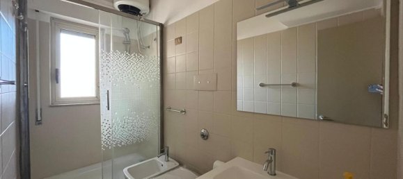 2-salle Appartement à Palermo, Italy No. 15580 22