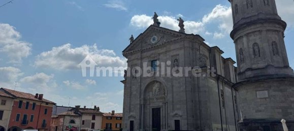 4 bedrooms House in Urgnano, Italy No. 259881 8