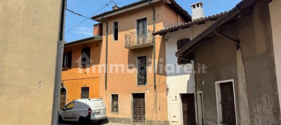 4 bedrooms House in Urgnano, Italy No. 259881 2