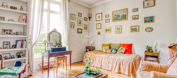 Apartamento de 2 dormitorios en Versailles, France No. 291779 2