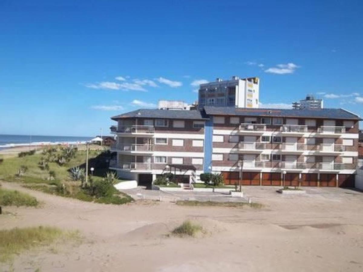 3 bedrooms Apartment in Mar del Plata, Argentina No. 78568
