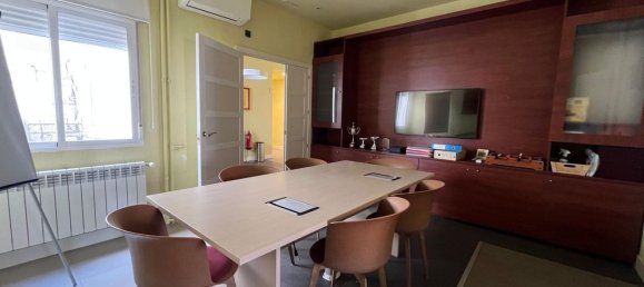 6 bedrooms Apartment in Madrid, Spain No. 167209 3