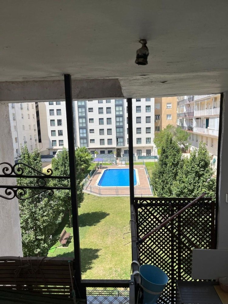 6 bedrooms Apartment in Madrid, Spain No. 167209