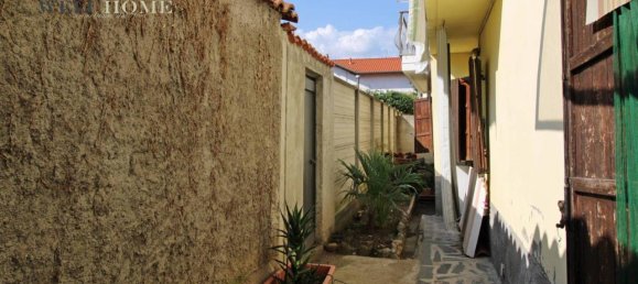 Casa de 4 habitaciónes en Arluno, Italy No. 17484 16