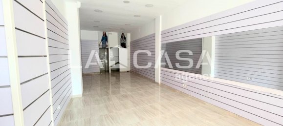 70m² Commercial property in Badalona, Spain No. 135156 9