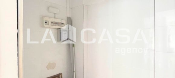 70m² Commercial property in Badalona, Spain No. 135156 17