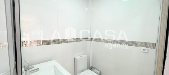 70m² Commercial property in Badalona, Spain No. 135156 2