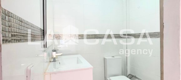 70m² Commercial property in Badalona, Spain No. 135156 4