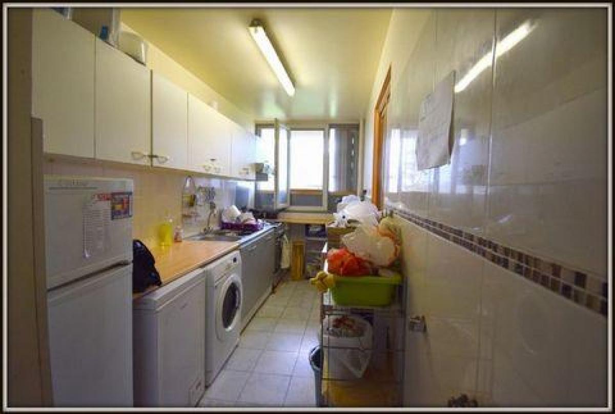 3 bedrooms Condo in Aubervilliers, France No. 31300