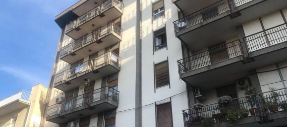 4 rooms Apartment in Paternò, Italy No. 259715 2