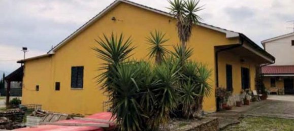 7 rooms Apartment in Montalto Uffugo, Italy No. 41604 4