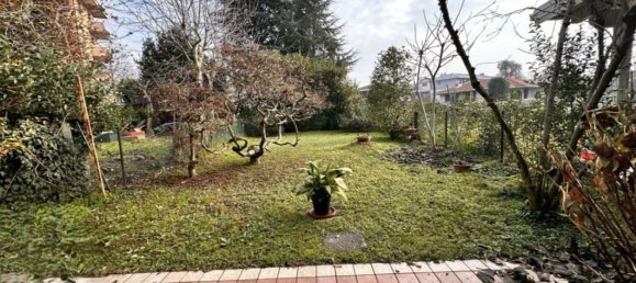 Вилла с 4 комнатами в Казирате д’Адда, Италия № 165138 21