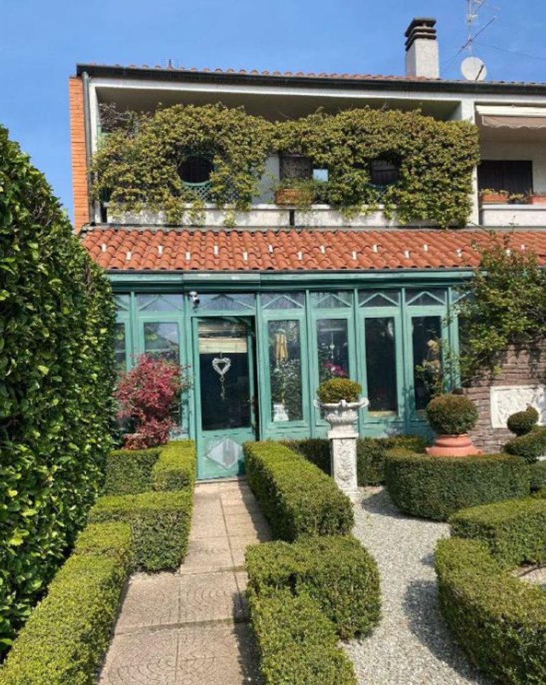 4غرفة منزل في Seveso, Italy رقم 7792