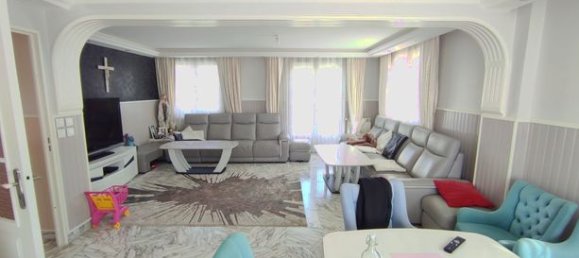 Casa de 5 dormitorios en Groslay, France No. 301708 2