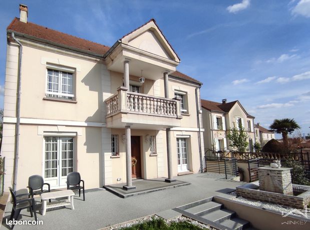 Casa de 5 dormitorios en Groslay, France No. 301708