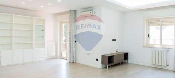 Apartamento de 4 habitaciónes en Catania, Italy No. 14824 2