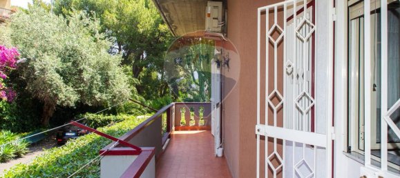 Apartamento de 4 habitaciónes en Catania, Italy No. 14824 46