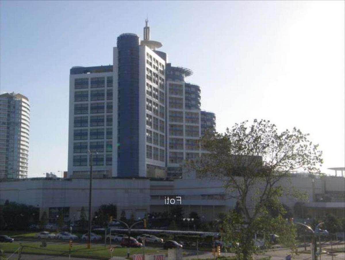 2 bedrooms Apartment in Punta del Este, Uruguay No. 2927