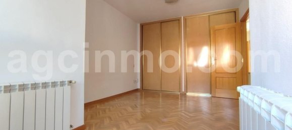 Casa de 3 dormitorios en Aldeamayor de San Martín, Spain No. 178552 19